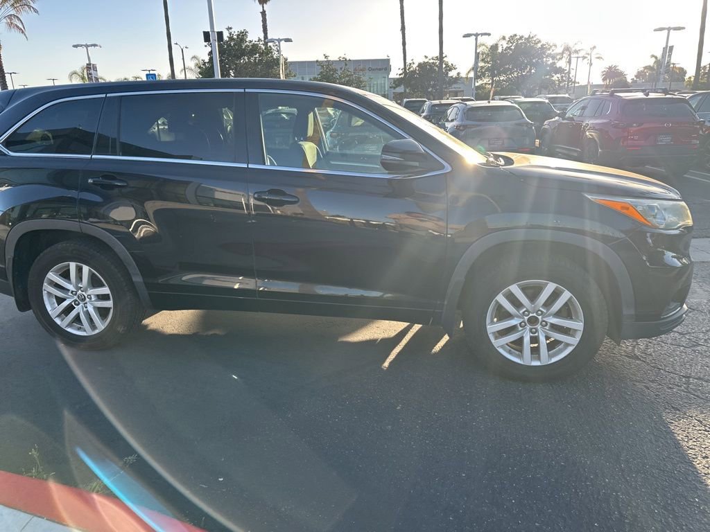 Used 2016 Toyota Highlander LE image 27