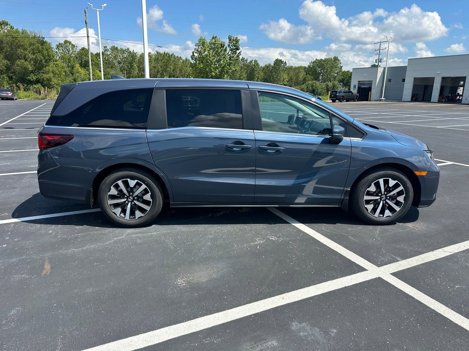 New 2026 Honda Odyssey EX-L image 6