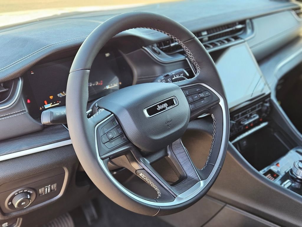 New 2025 Jeep Grand Cherokee Limited image 19