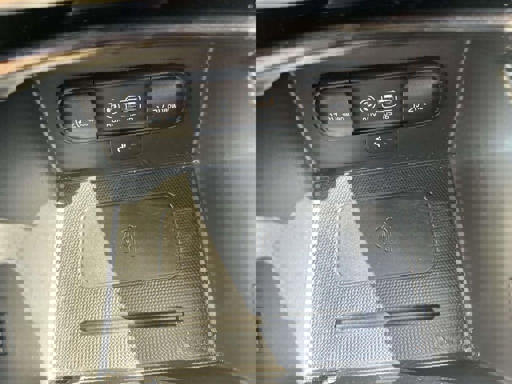 Used 2019 Kia Sorento SX image 25