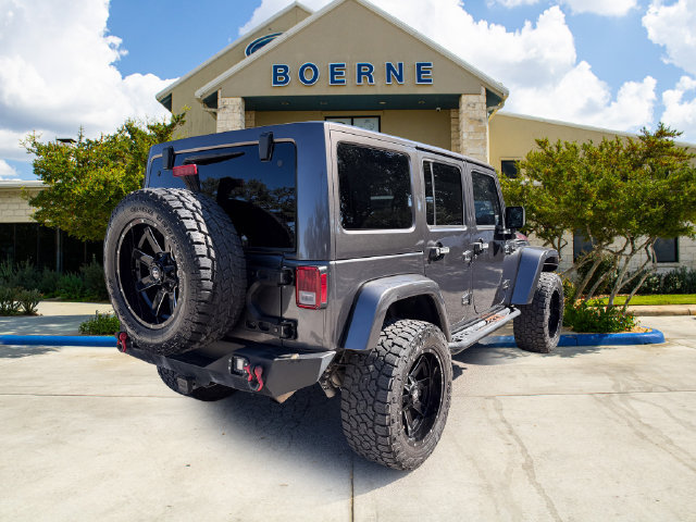 Used 2017 Jeep Wrangler Unlimited Rubicon w/ Connectivity Group AWD/4WD image 5