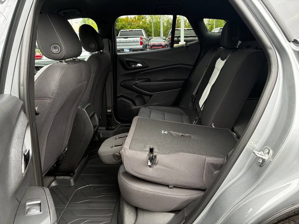 New 2026 Chevrolet Trax RS FWD image 20