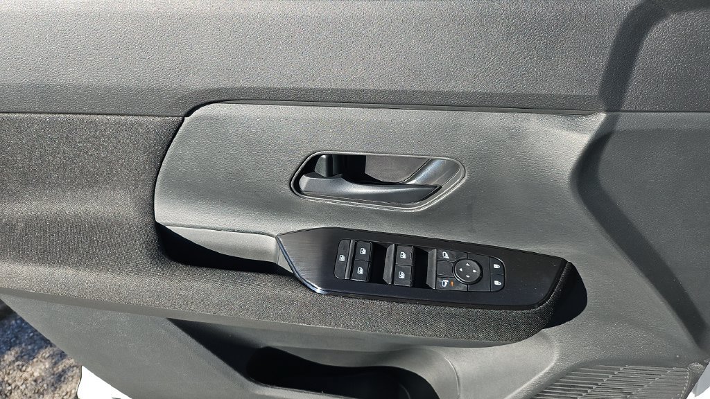 New 2027 Nissan Kicks S FWD image 5