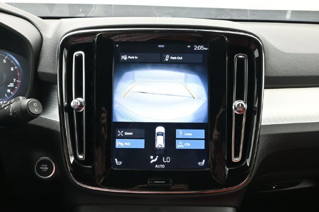Used 2019 Volvo XC40 T5 Momentum AWD/4WD image 19