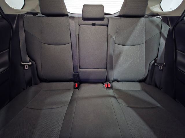 Used 2025 Toyota RAV4 XLE AWD/4WD image 15