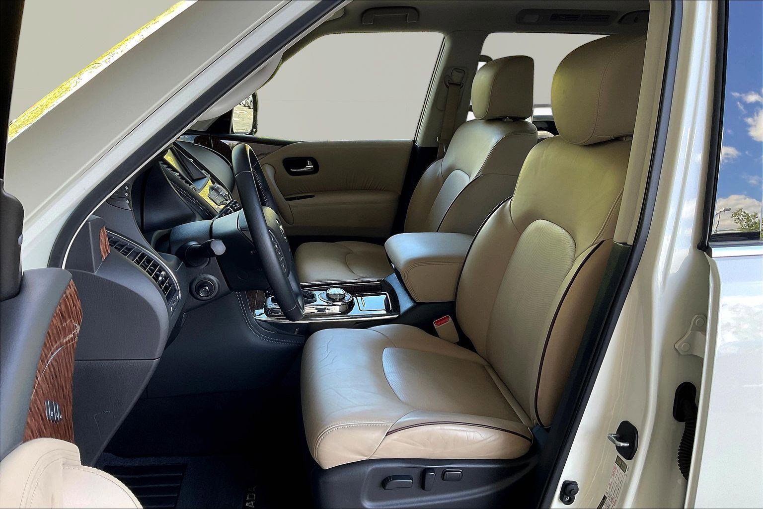 Used 2020 Nissan Armada Platinum w/ Captain's Chairs Package AWD/4WD image 21