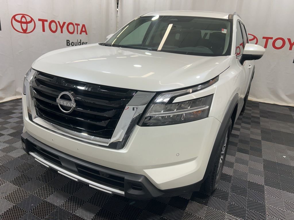 Used 2023 Nissan Pathfinder SL image 3