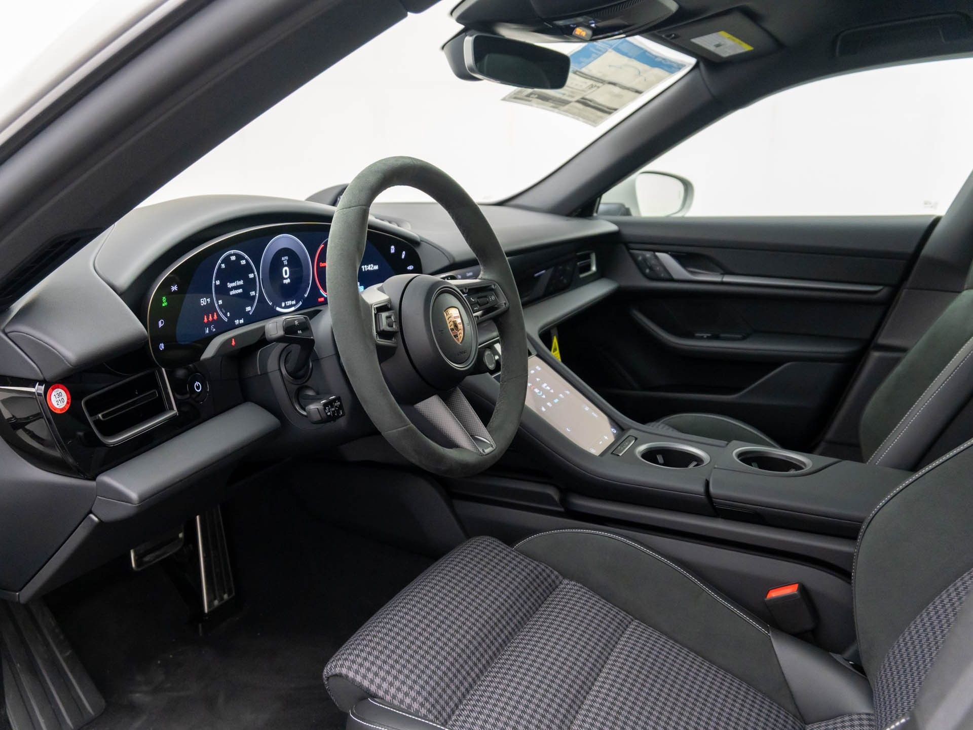 New 2025 Porsche Taycan image 4