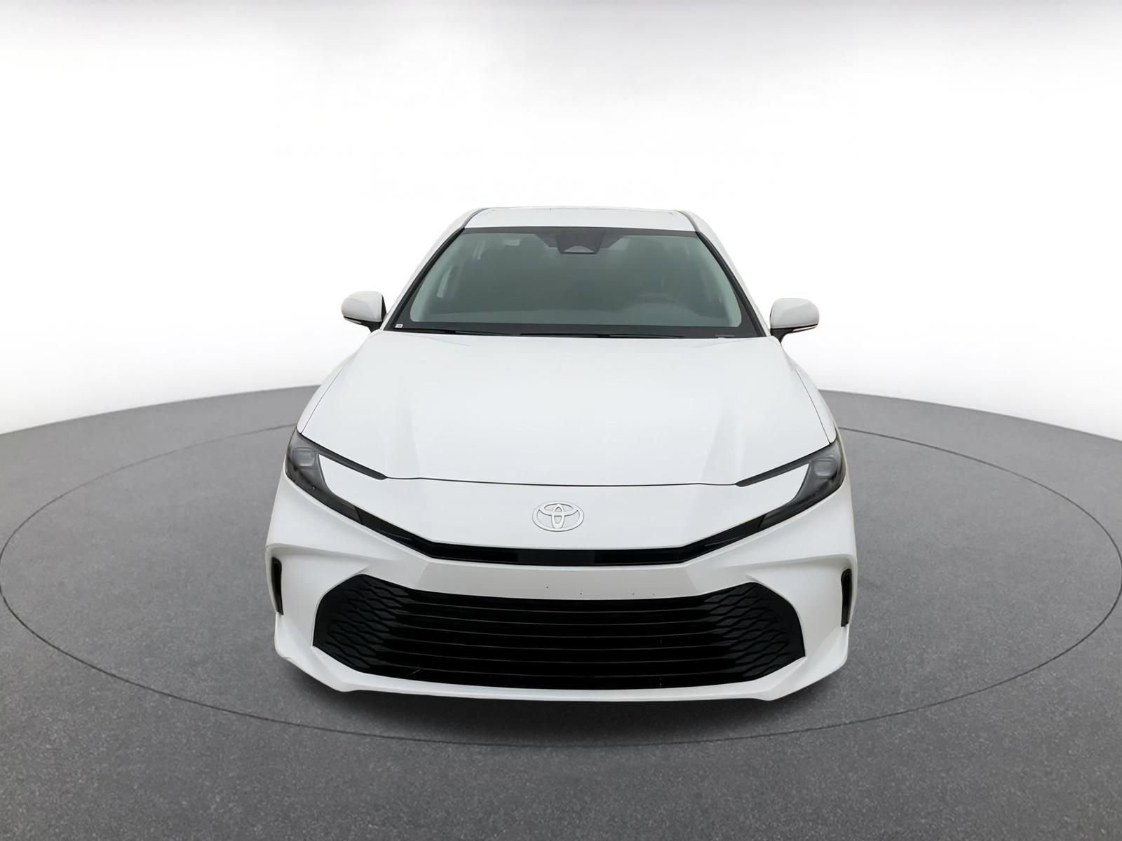 Used 2025 Toyota Camry LE image 4