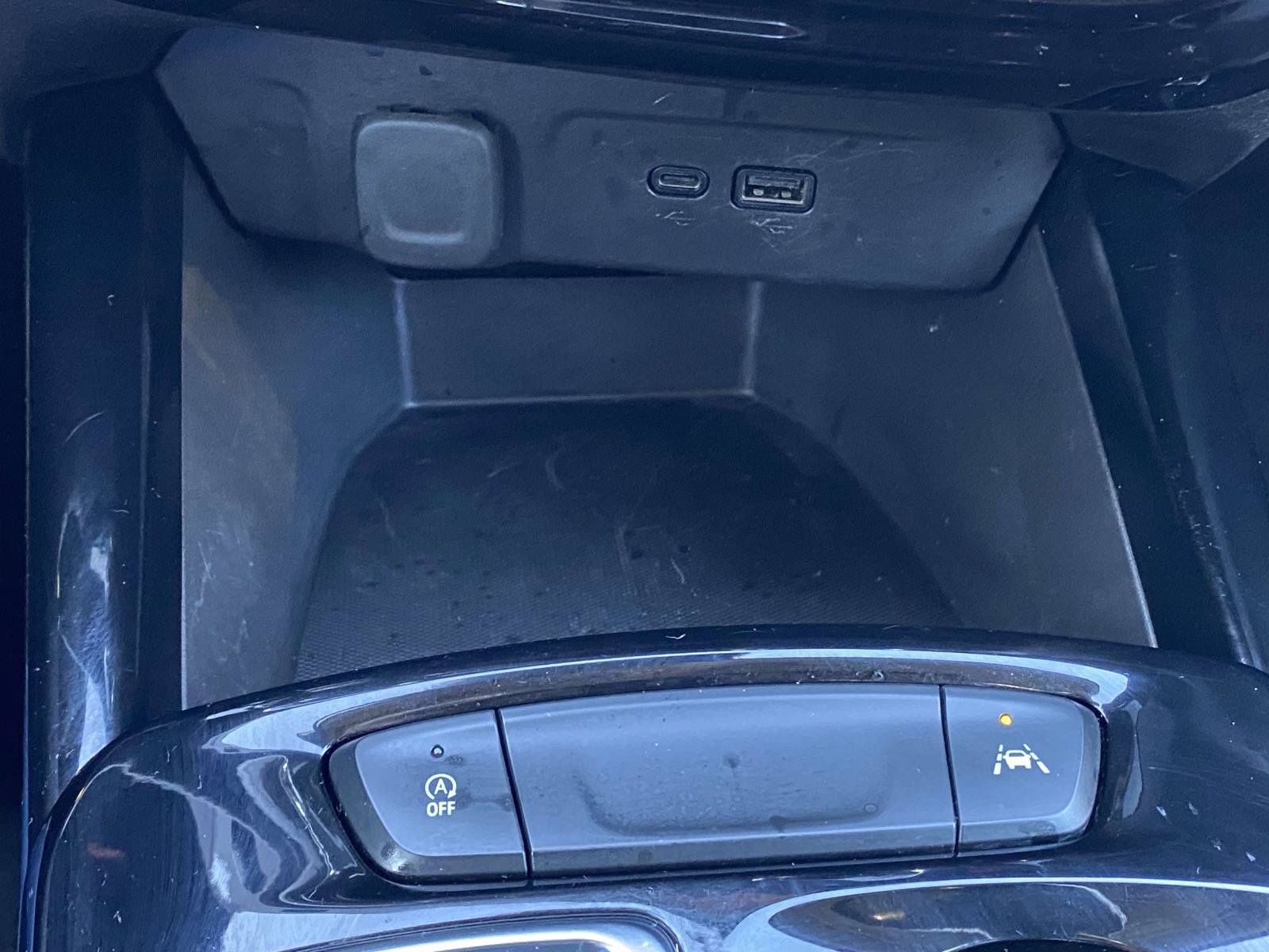 Used 2025 Chevrolet Trax LT FWD image 37