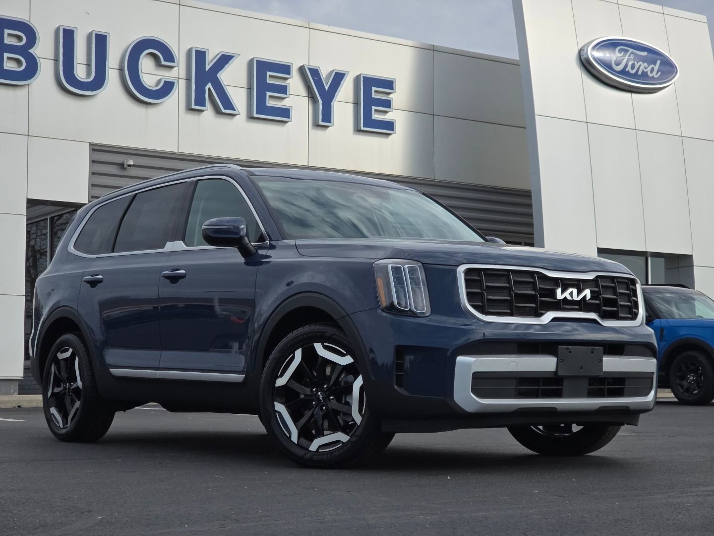 Used 2025 Kia Telluride S video 2