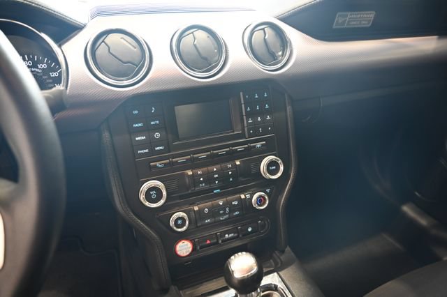 Used 2015 Ford Mustang GT RWD image 15