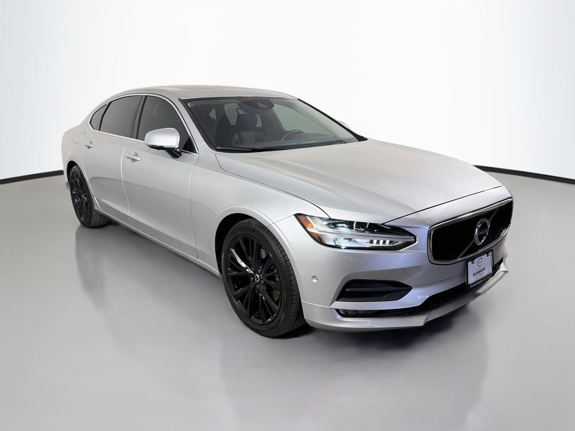 Used 2018 Volvo S90 T5 Momentum w/ Convenience Package FWD image 3