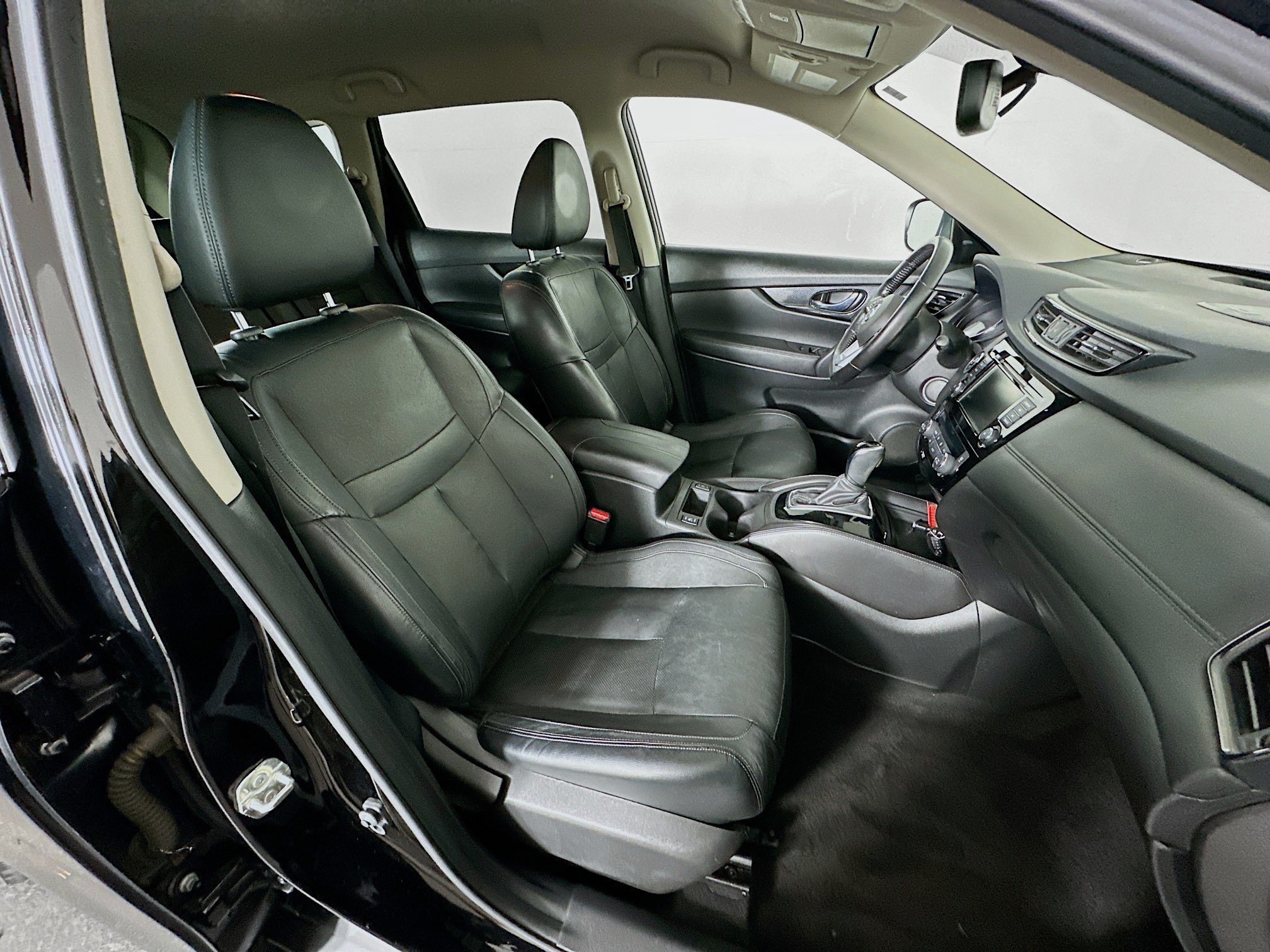 Used 2018 Nissan Rogue SL FWD image 29