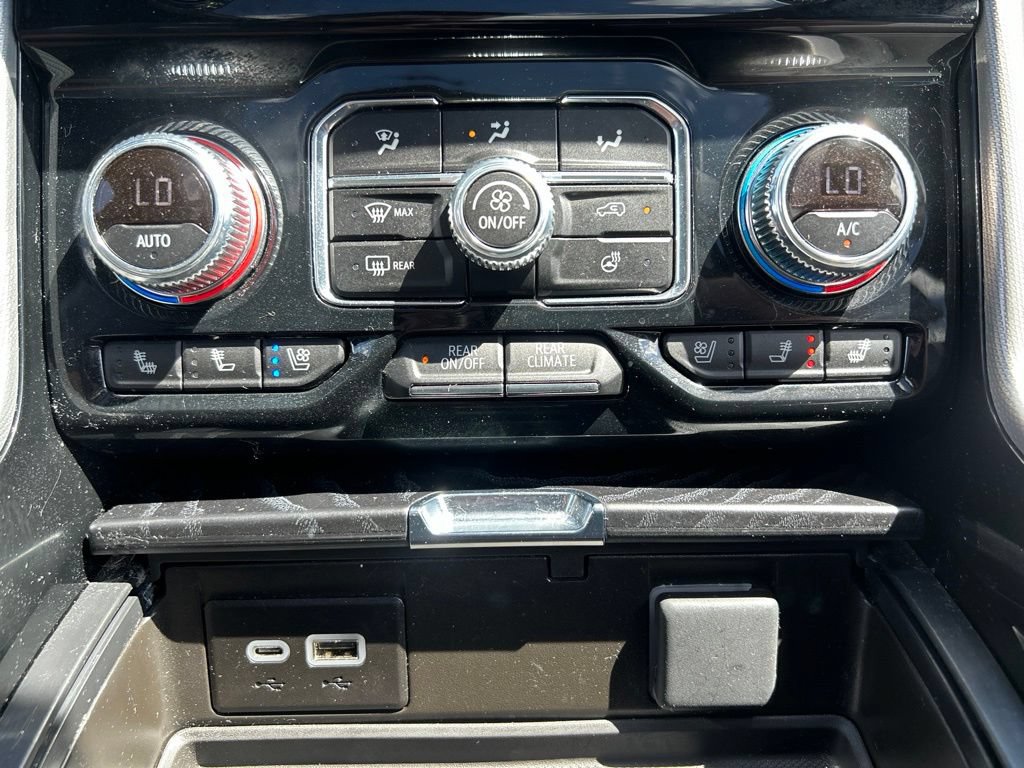 Used 2024 GMC Yukon Denali w/ Denali Reserve Package AWD/4WD image 38
