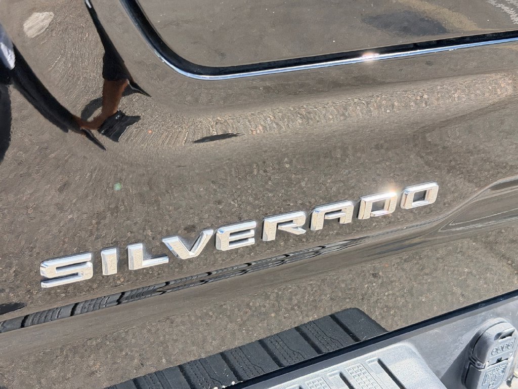 Used 2024 Chevrolet Silverado 1500 LT RWD image 13
