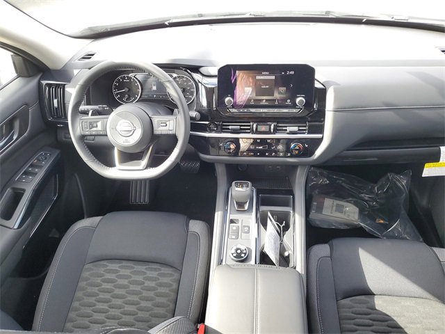 New 2025 Nissan Pathfinder SV w/ Black Appearance Package image 30