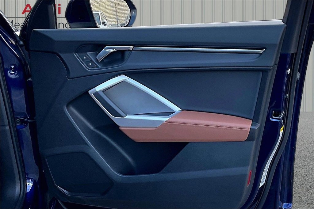 Used 2025 Audi Q3 2.0T Premium w/ Convenience Package image 28