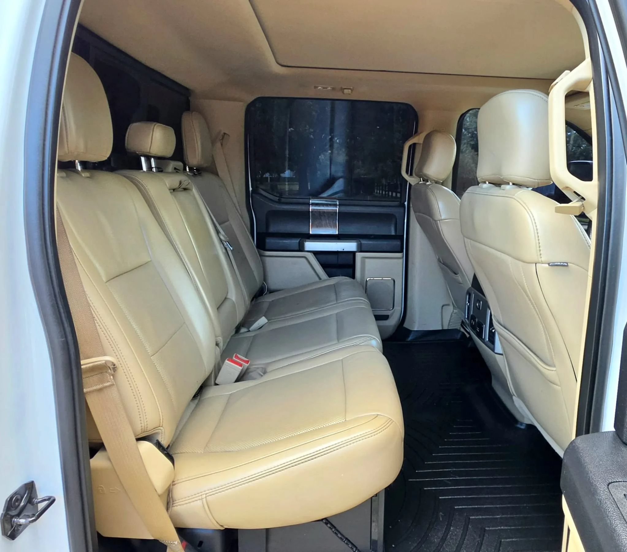 Used 2019 Ford F250 Lariat w/ Lariat Value Package AWD/4WD image 6