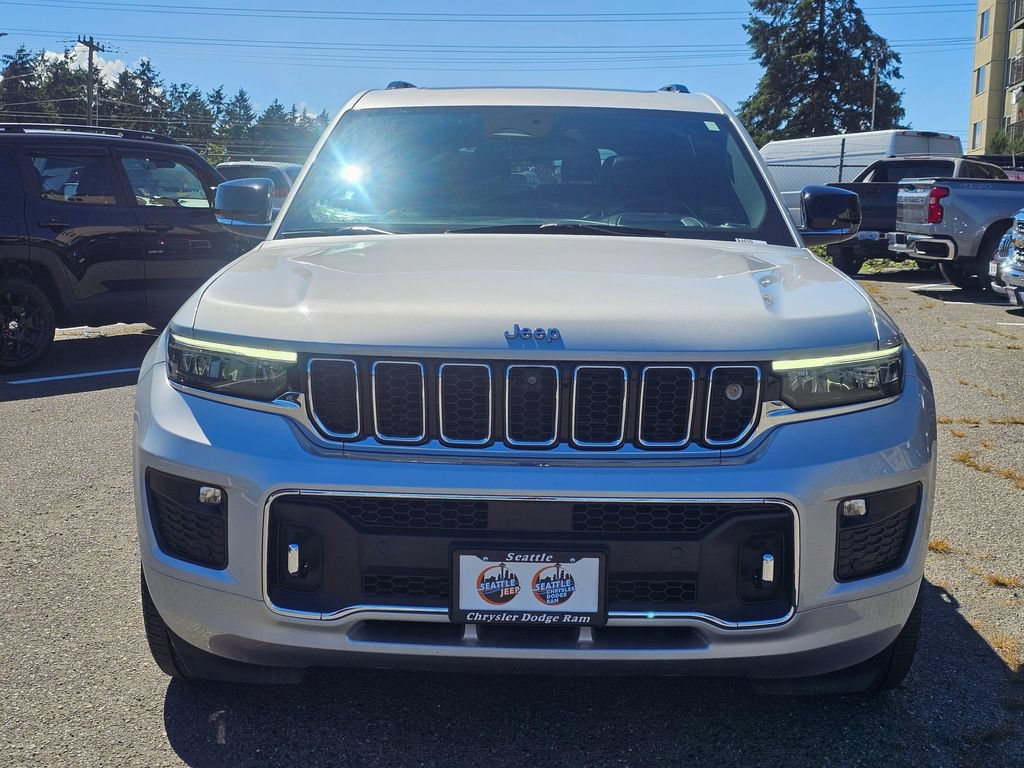 Used 2022 Jeep Grand Cherokee L Overland w/ Advanced Protech Group III AWD/4WD image 3
