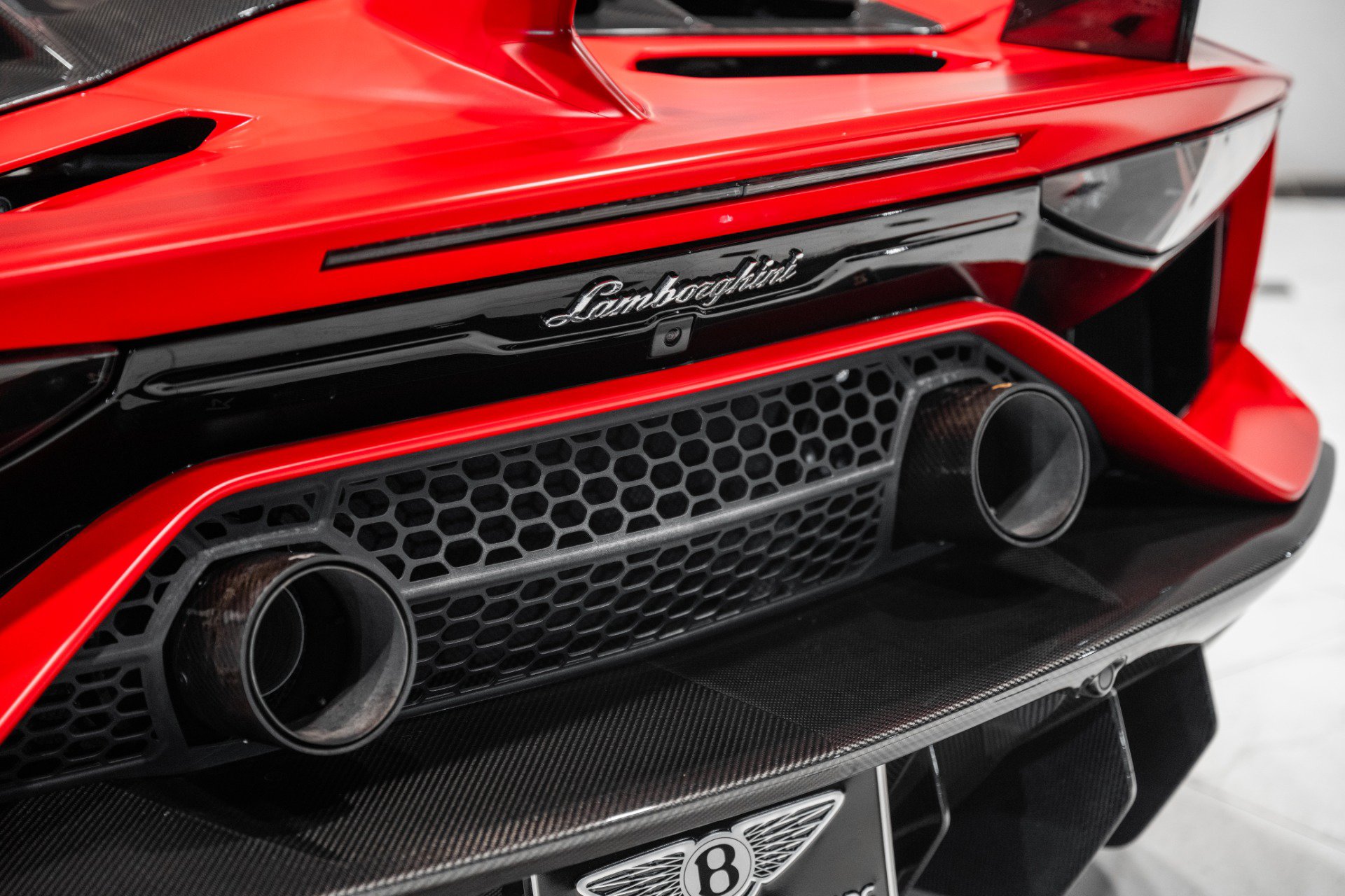 Used 2021 Lamborghini Aventador SVJ AWD/4WD image 11