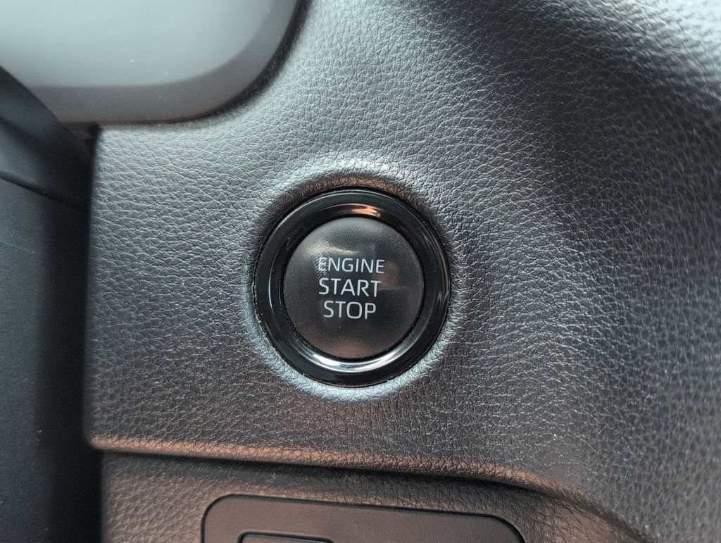 Used 2025 Toyota Tundra SR5 w/ SR5 Premium Package AWD/4WD image 22