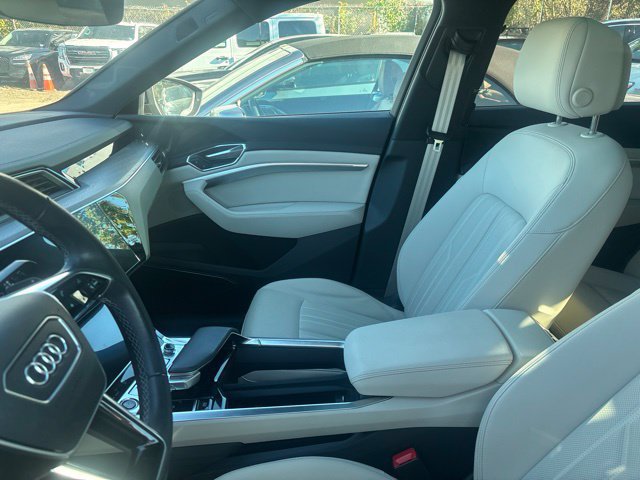 Certified 2024 Audi Q8 e-tron Premium Plus w/ Premium Plus Package AWD/4WD image 4