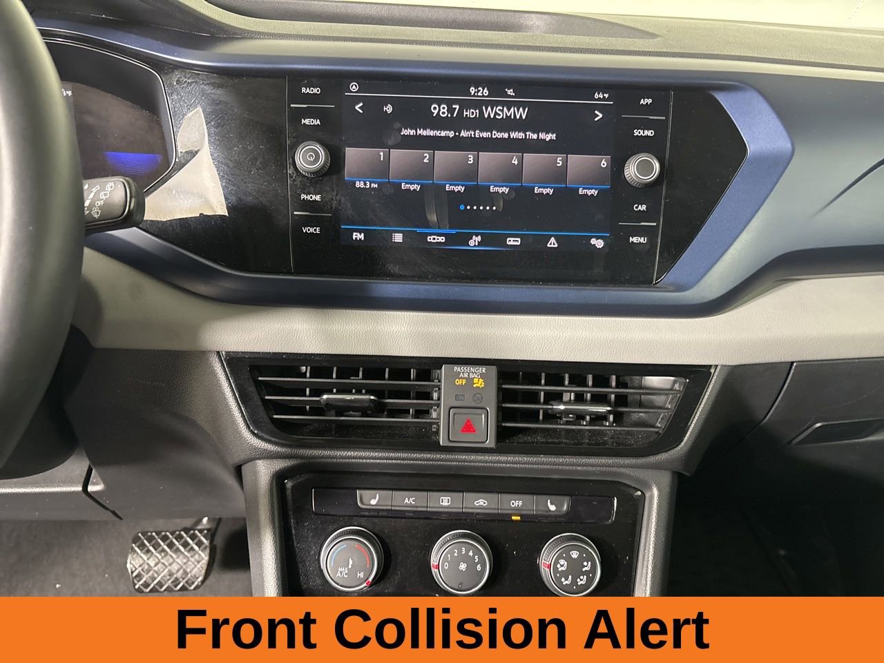 Used 2023 Volkswagen Taos SE w/ Panoramic Sunroof Package image 14