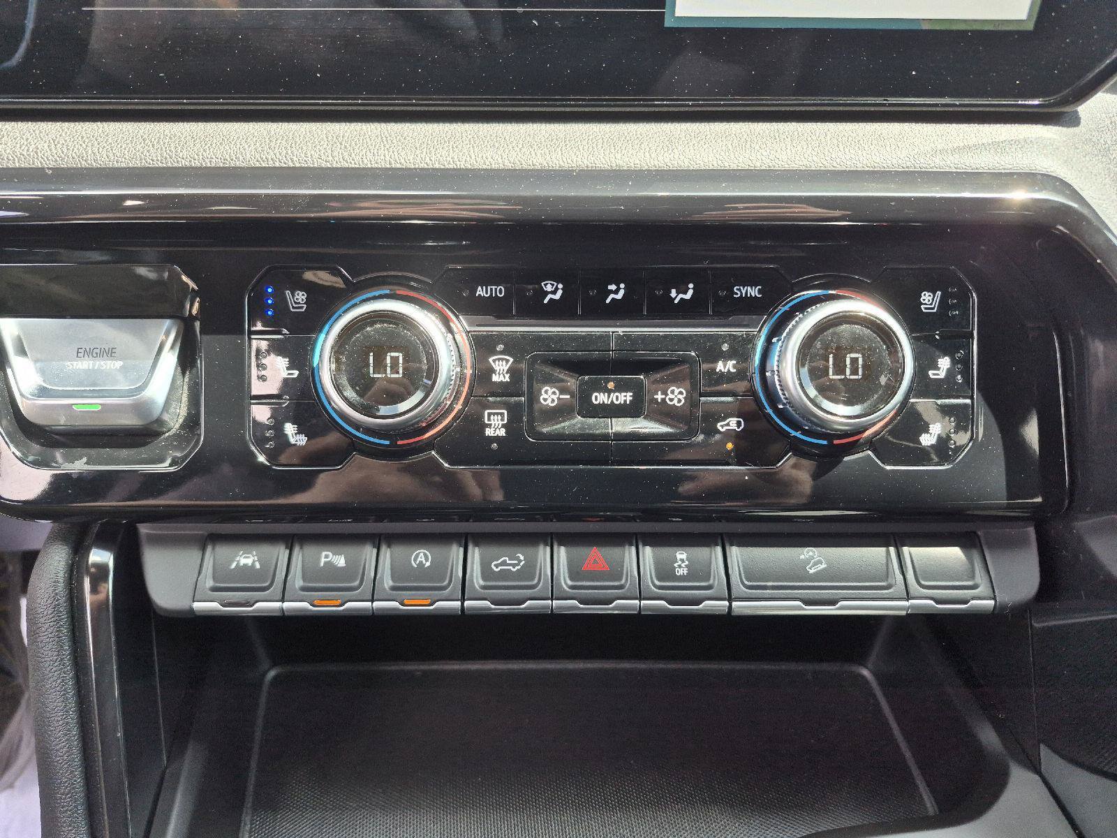 Used 2024 GMC Sierra 1500 AT4 w/ Technology Package AWD/4WD image 6