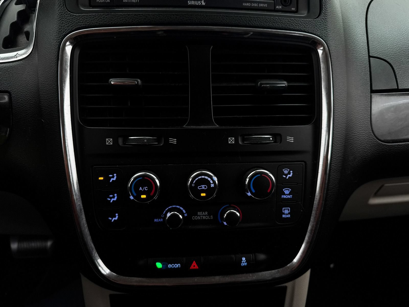 Used 2020 Dodge Grand Caravan SE w/ UConnect Hands-Free Group FWD image 20