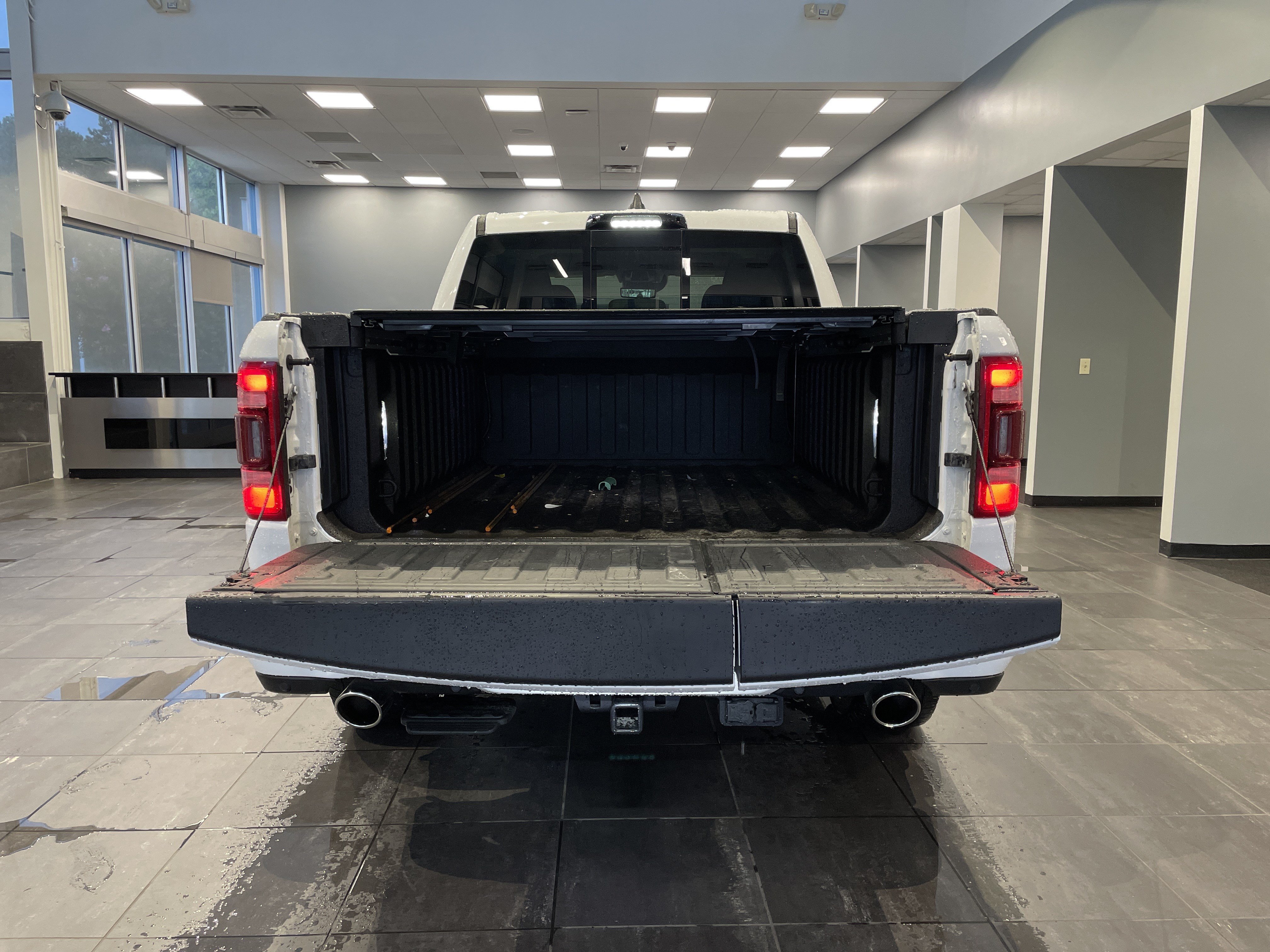 Used 2024 RAM 1500 Limited AWD/4WD image 36