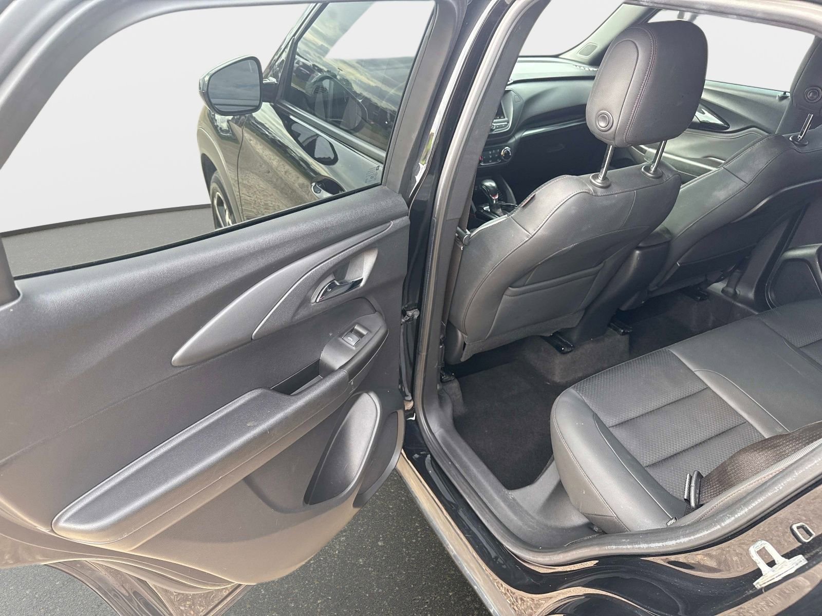 Used 2022 Chevrolet TrailBlazer RS FWD image 10