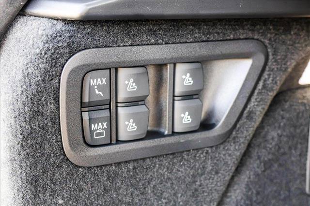 Used 2025 BMW X7 M60i w/ Executive Package image 25