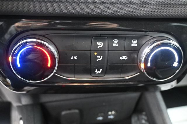 Used 2025 Chevrolet TrailBlazer LT AWD/4WD image 12