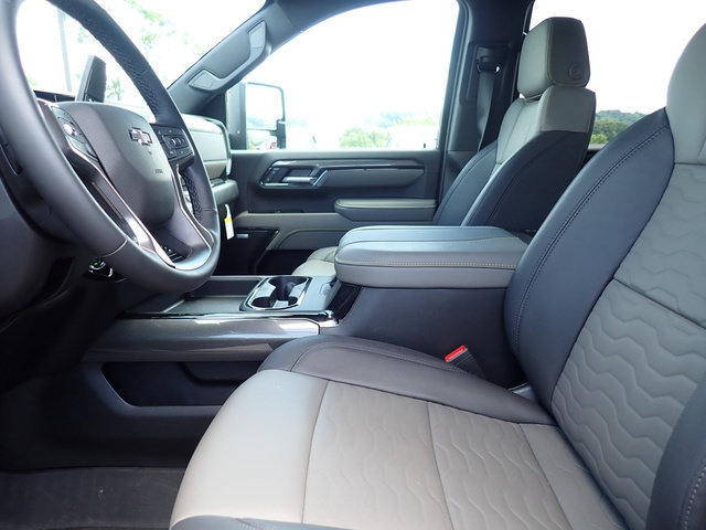 Used 2026 Chevrolet Silverado 2500 ZR2 AWD/4WD image 11