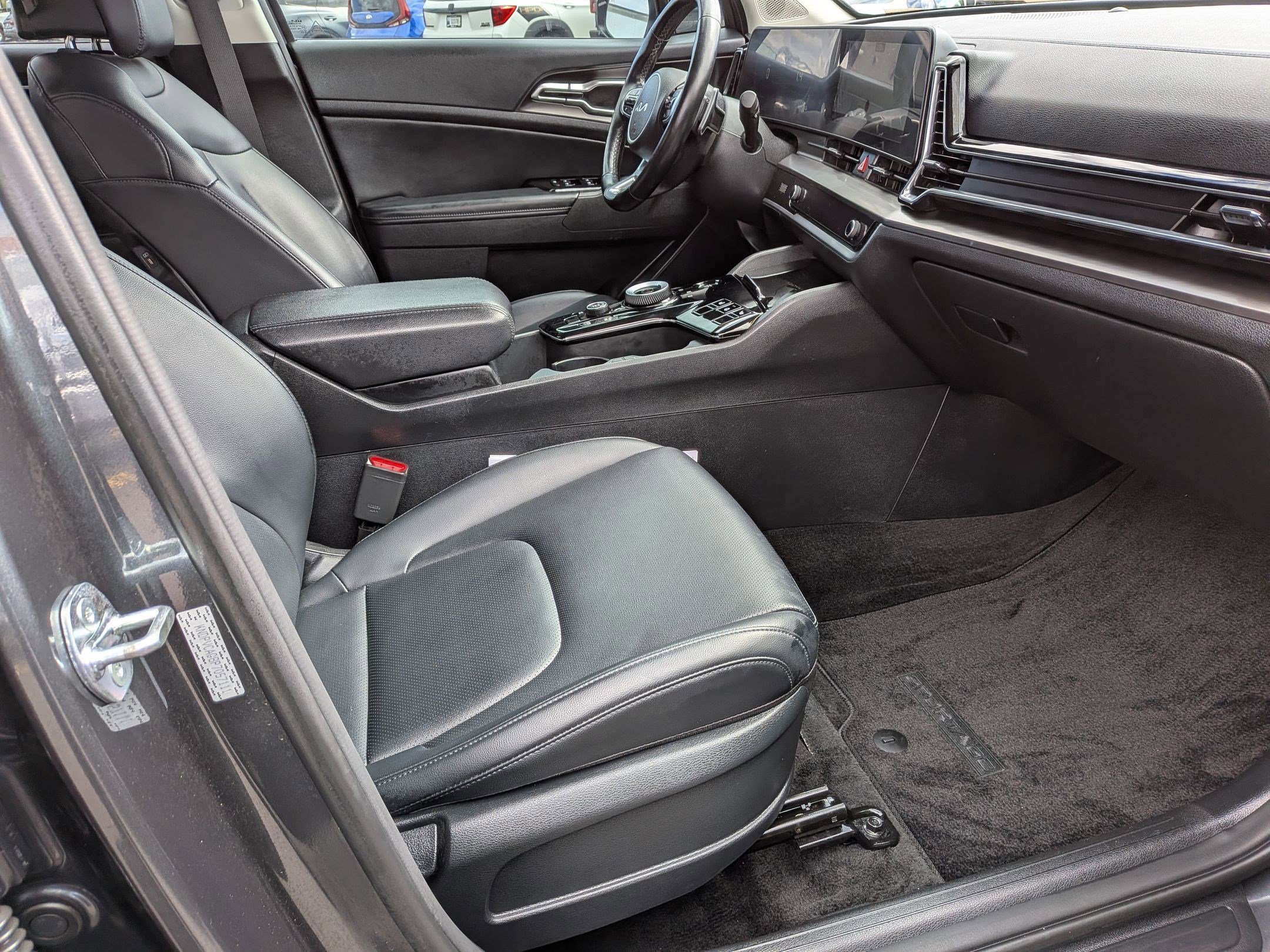 Used 2023 Kia Sportage EX image 30