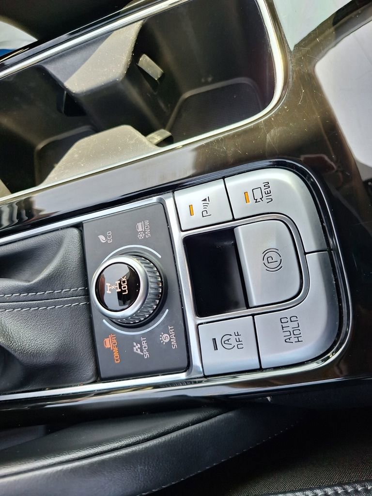 Used 2022 Kia Telluride SX w/ SX Prestige Package image 24