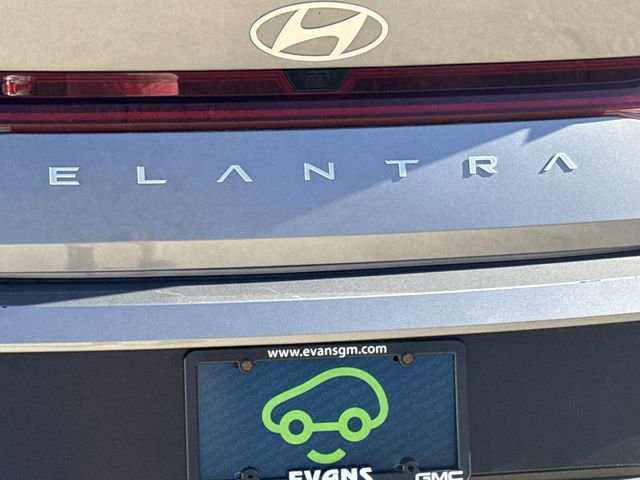 Used 2025 Hyundai Elantra SEL image 31