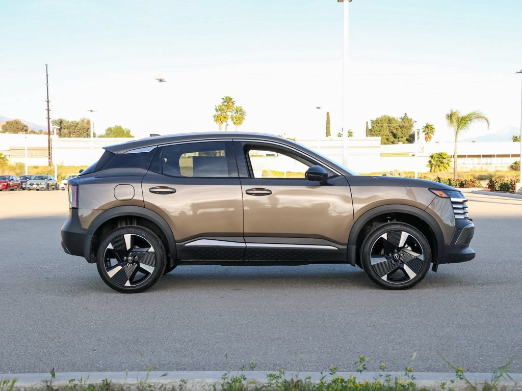 New 2026 Nissan Kicks SR FWD image 3