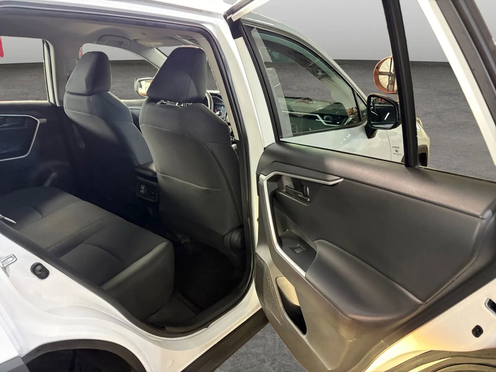 Used 2025 Toyota RAV4 LE image 15