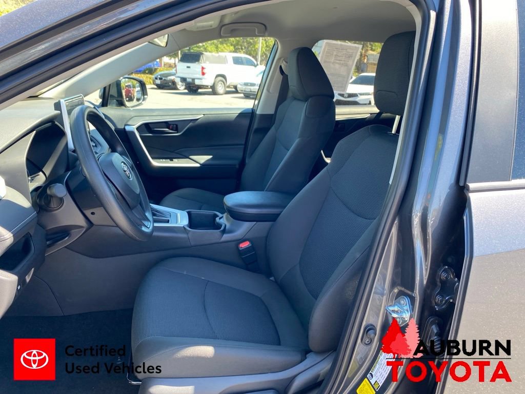 Certified 2025 Toyota RAV4 LE FWD image 29