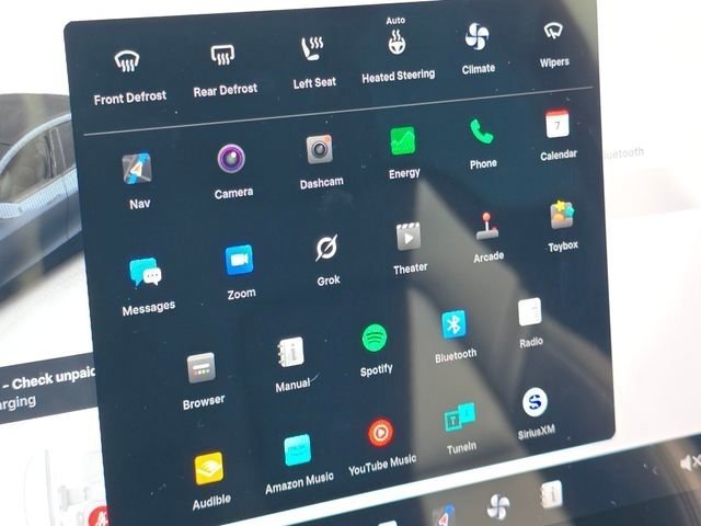 Used 2024 Tesla Model Y Long Range image 14