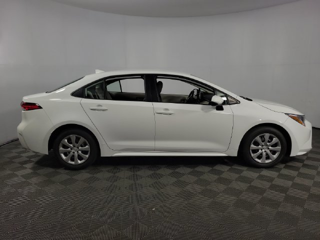 Used 2025 Toyota Corolla LE FWD image 10