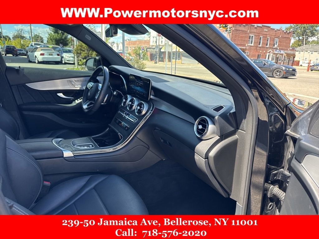 Used 2022 Mercedes-Benz GLC 300 4MATIC w/ AMG Line image 13