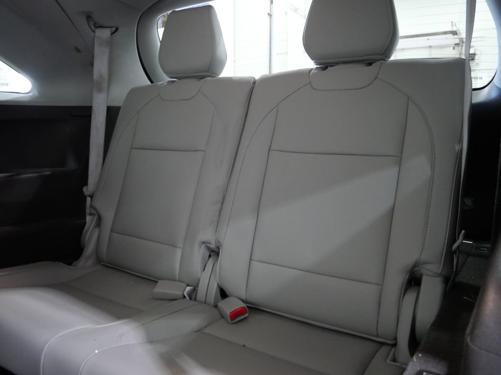 Used 2020 Acura MDX SH-AWD image 25