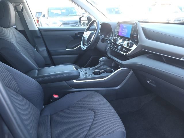 Certified 2024 Toyota Highlander LE image 8
