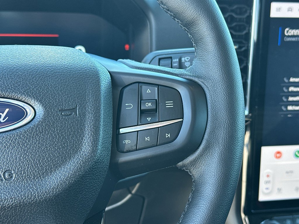 Used 2025 Ford Ranger Lariat w/ Black Appearance Package image 18