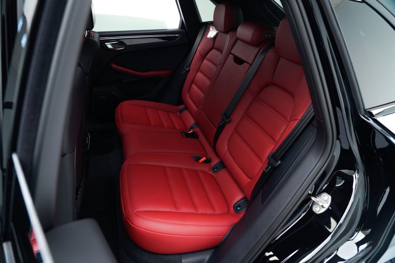 New 2026 Porsche Macan image 31