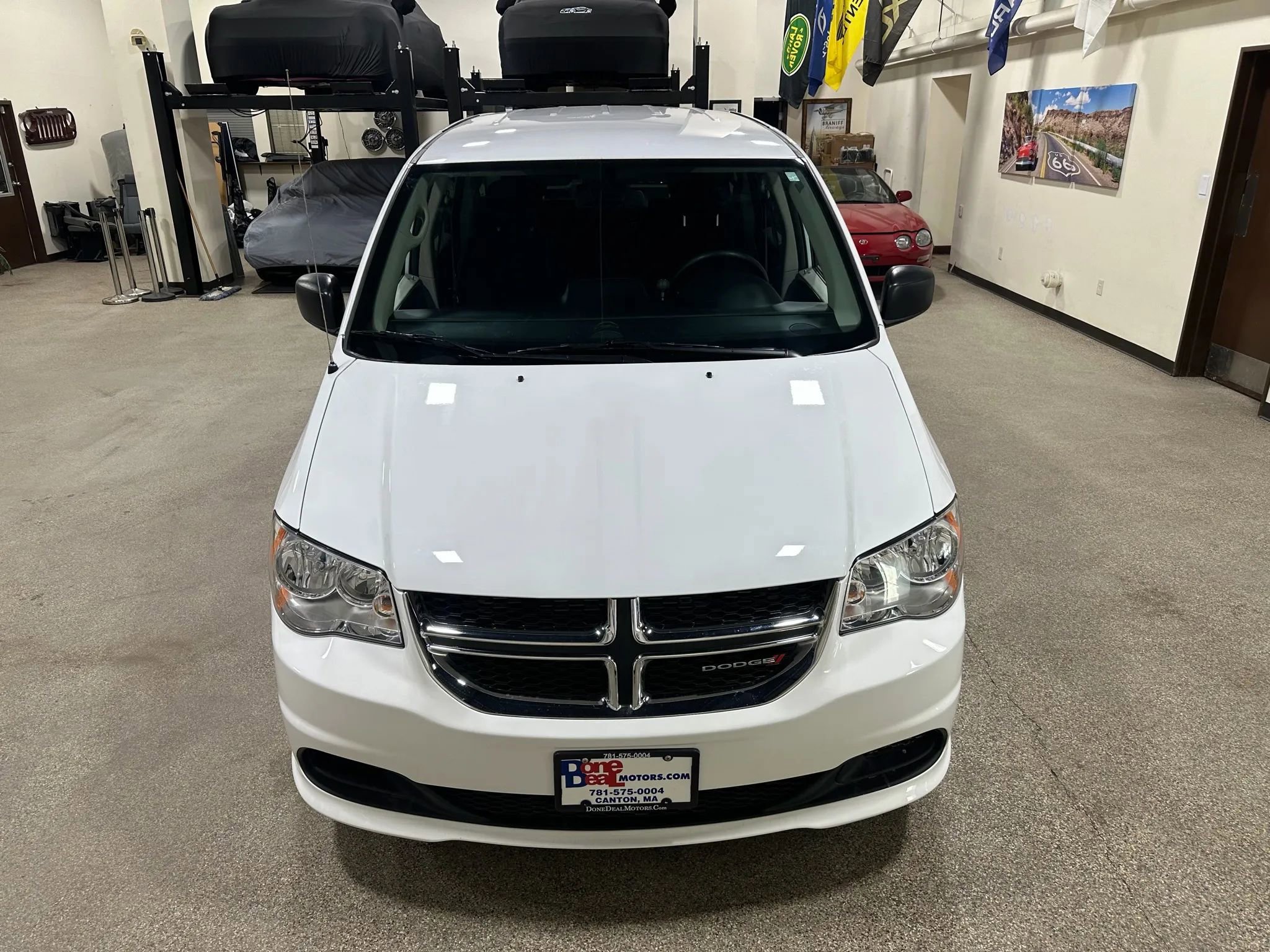 Used 2019 Dodge Grand Caravan SE image 4