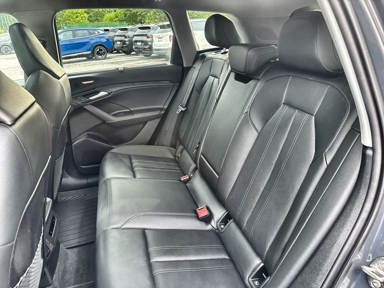 Used 2025 Audi Q6 e-tron Prestige AWD/4WD image 24
